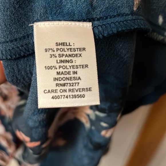 Beautiful floral Elle dress - Picture 5 of 5